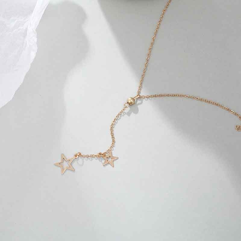 Collar con colgante de estrella de cinco puntas de oro Simple