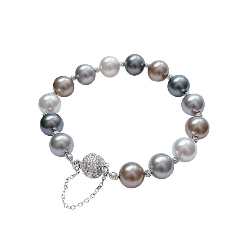 Pulsera con perla gris y cierre magnético para mujer - Imagen 3